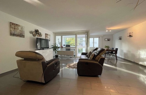Reinach Apartment | Modern 3 bedroom apartment near ISB and Basel