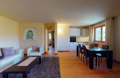 Madulain Apartment | Modern 3½ room flat on the ground floor, approx.