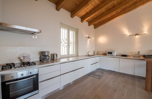 Toscolano Maderno Apartment | Modern and Elegant with Lake View - Apartment Villa degli Ulivi