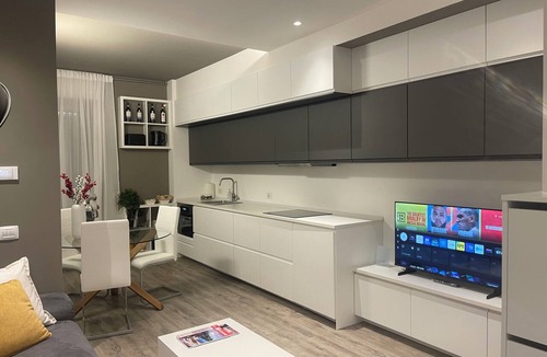 Tirano Apartment | Modern one-bedroom apartment – sleeps 4 – 5 minutes from the Bernina Express.