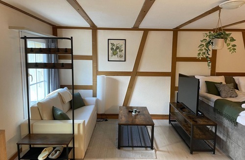 Oppligen Apartment | Modern studio near Thun & Bern for 4 people | home office & free parking space