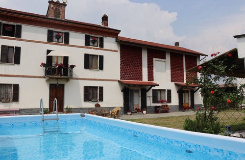 Bruno House | Monferrato Guest House - Casa Gabry with private pool. Pet Friendly!