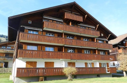 Schoenried Apartment | Monique Nr. 14 Appartement/Fewo, Dusche oder Bad, WC 5-Bettwohnung by Interhome