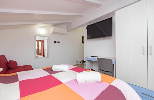 Cesate Apartment | MONOLOCALE A10 Arcobaleno - Milano Rho fiera