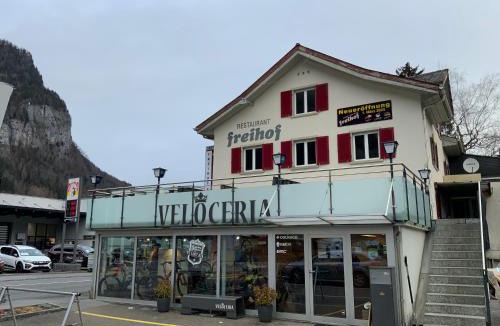 Naefels Hotel | Motel Restaurant Freihof