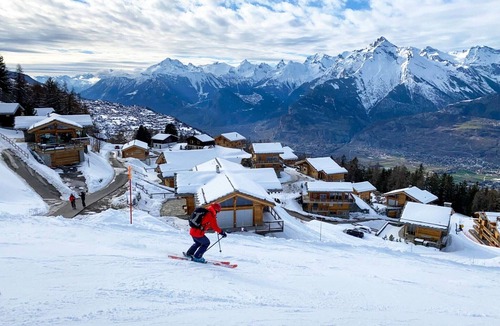 Nendaz Apartment | Mountain view apartment in Veysonnaz