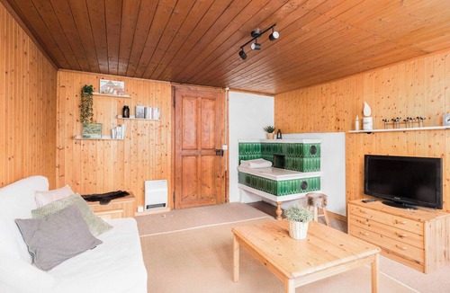 Isenfluh Ski Chalet | Mountain View Chalet near Lauterbrunnen and Parking