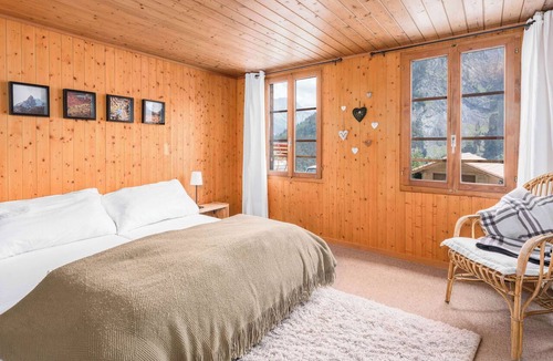 Isenfluh Ski Chalet | Mountain View Chalet near Lauterbrunnen and Parking