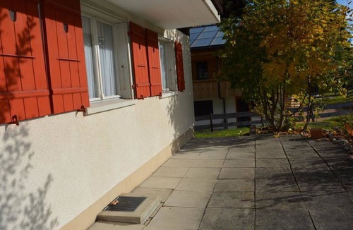 Saanenmoeser Apartment | Mutzli Appartement/Fewo, Dusche oder Bad, WC 6-Bettwohnung by Interhome