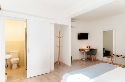 Ascona Hotel | Near the lake and the center (FLORIDA ASCONA Room 04)