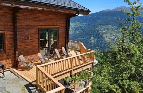 Vex Ski Chalet | New for 2026! | 4-minute walk to the ski lift | 10-minute walk to the wellness center/spa | Jacuzzi