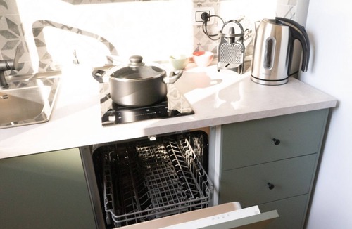 Bicocca House | Newly renovated apartment, located in the lively Bicocca area, right in front of the Arcimboldi Theatre, which offers shows and concerts throughout the year.The location is ideal: a stone's throw from the Greco train stop, from which you can reach the