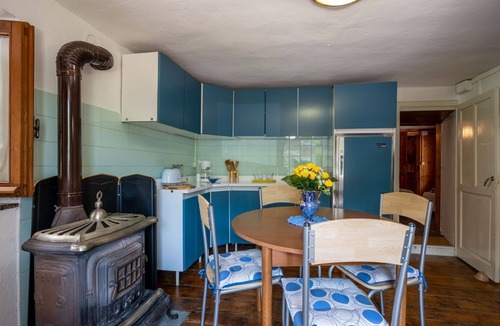 Molini Apartment | Nice apartment for 5 people with WIFI, TV, balcony and pets allowed