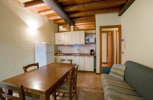 Pulciano Apartment | Nice apartment for 6 guests with A/C, WIFI, pool, TV, patio and pets allowed