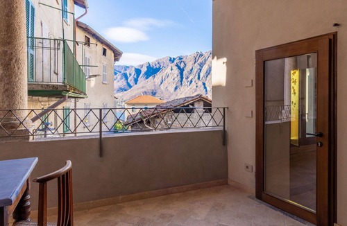 Claino Con Osteno Apartment | Nice apartment for 6 guests with WIFI, TV and terrace