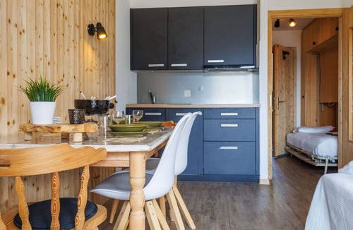 Veysonnaz Apartment | Nice apartment for 3 guests with WIFI, TV and balcony