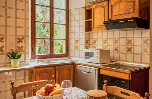 Tavernerio Apartment | Nice apartment for 4 guests with WIFI, TV, patio and pets allowed