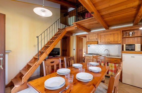 Sampeyre Apartment | Nice apartment for 4 people with pool, WIFI, TV and terrace