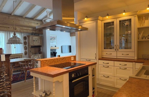 Laax Apartment | Nice apartment for 6 guests with WIFI, TV, balcony and panoramic view