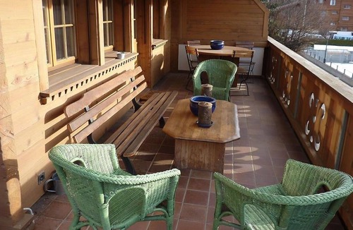 Saanen Apartment | Nice apartment for 6 people with WIFI, TV, balcony, pets allowed and parking
