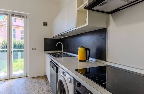 Dervio Villa | Nice apartment in villa for 12 guests with WIFI, A/C, TV, patio and pets allowed