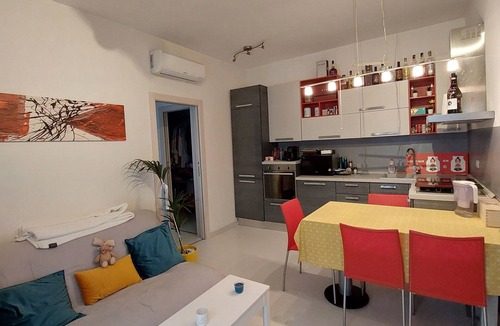 Fiera Apartment | Nice one-bedroom apartment 2 minutes from M1 and M4 subways and only 10 minutes from Citylife.