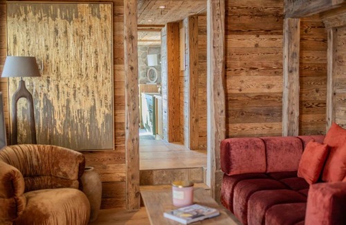 Gunten Apartment | Nido sull`Aqua Chalet with Whirlpool