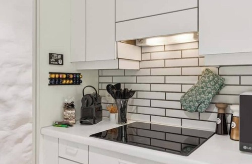 Niederdorf Apartment | Old Town Riverside | AC | Balcony | Free Parking | Water View