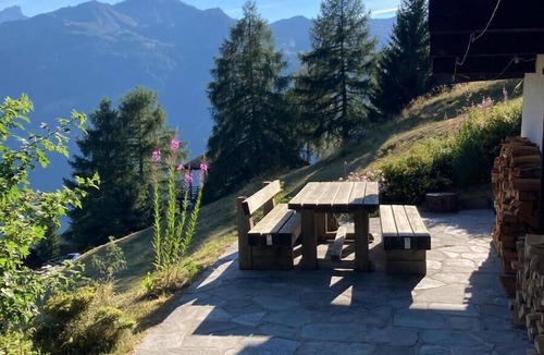 St. Luc Ski Chalet | Outside: 4-room chalet for 6 (or even 7) people, with balconies, unobstructed view, very well locate
