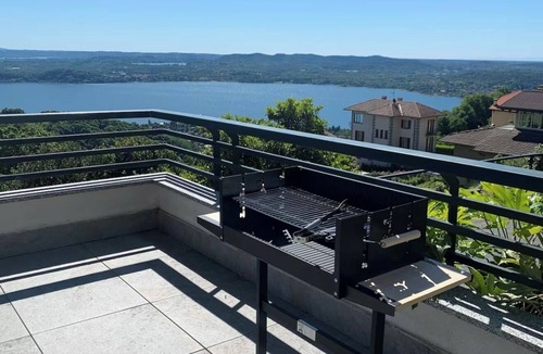 Massino Visconti House | PANORAMA - Apartment with lake view terrace and private garden