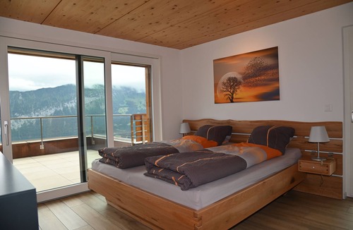 Sundlauenen Apartment | Panorama-Beatenberg: Luxurious holiday apartment with spectacular views