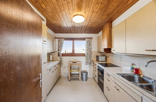 Aeschi bei Spiez Ski Chalet | Panoramic 6BR + 3Bath Chalet near Interlaken & Lake Thun (Bernese Oberland)