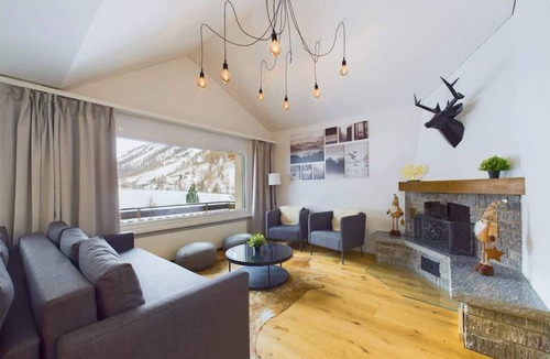 Taesch Apartment | Panoramic Apartment 500m to Zermatt Train