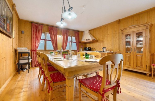 Bleggio Superiore Apartment | Papavero Room with Mountain View, Shared Garden and Wi-Fi