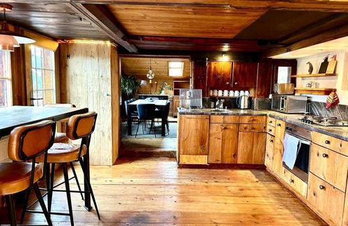 Rougemont Ski Chalet | Paradise View - 5 BR Gstaad Paradise View Chalet with Outdoor Jacuzzi
