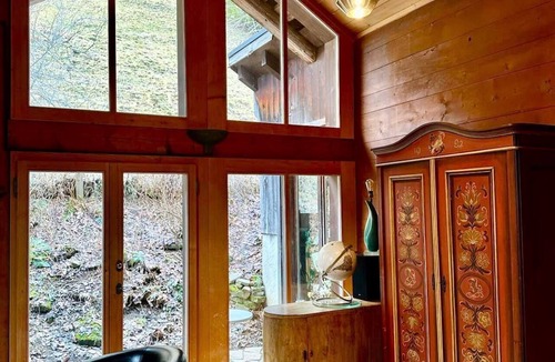Rougemont Ski Chalet | Paradise View - 5 BR Gstaad Paradise View Chalet with Outdoor Jacuzzi