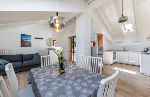 Toscolano Maderno Apartment | Perla Azzurra on Lake Garda – Lake Access, Private Jetty and Views