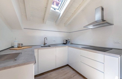Toscolano Maderno Apartment | Perla Azzurra on Lake Garda – Lake Access, Private Jetty and Views