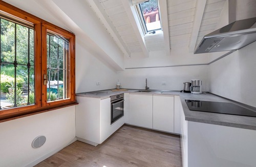 Toscolano Maderno Apartment | Perla Azzurra on Lake Garda – Lake Access, Private Jetty and Views