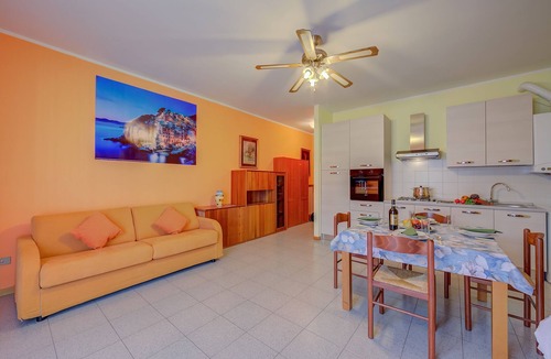 Roe Apartment | Peter's Cozy Studio-Balcony+Free Parking, Roè Volciano, Italy
