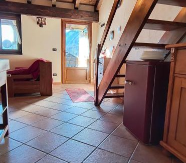 Periasc Apartment | Petit Royal - Maisons de Charme Valle d'Aosta - Appartamento per 6 persone - con Balcone, Giardino e Soppalco