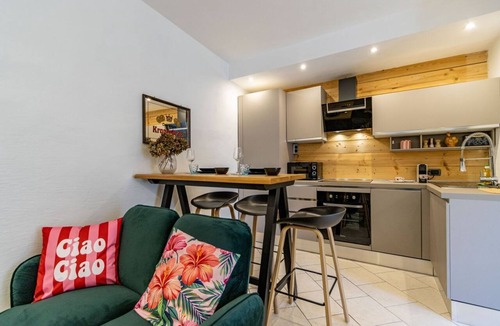 Dagnente Apartment | Piazzetta 5, Dagnente - Arona - AC - Wi-Fi - By Guestaly