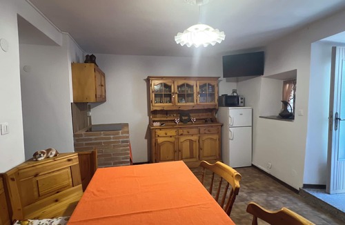 Pisogne Apartment | Pisogne, Authentic Mountain Retreat near Lake Iseo - Unique Bathroom