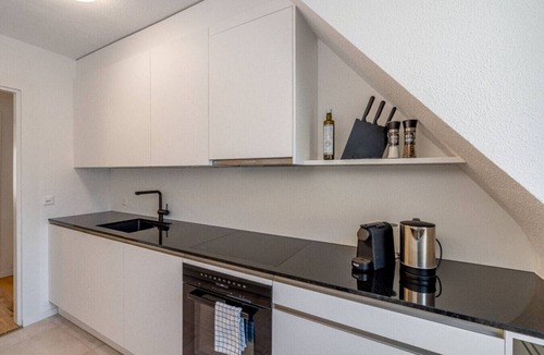 District 6 Apartment | Premium 3-BR with city views · Unterstrass