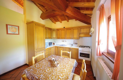 Colico Piano Apartment | Quattro Stagioni Summer Roof Terrace Holiday Apartment with Pool