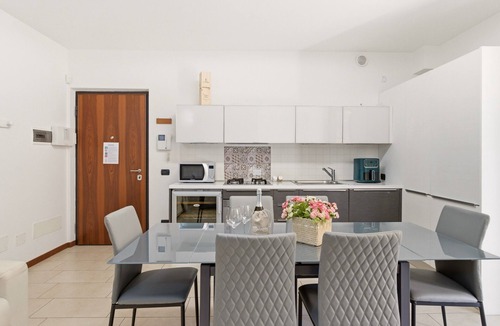 Montioni Apartment | Regarda - wine apartment Promenade in the centre with garden and pool