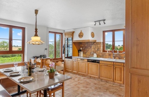 Cudrefin Apartment | Renovated apartment with air conditioning in a quiet location