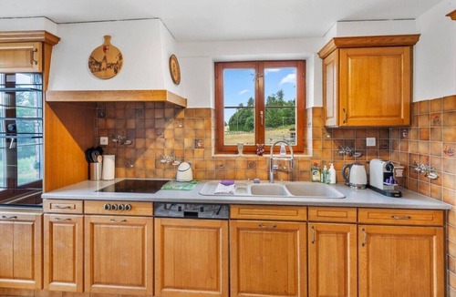 Cudrefin Apartment | Renovated apartment with air conditioning in a quiet location