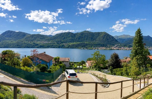 Agrano Apartment | Residence Belvedere: Camelia Apartment by Lago Reisen
