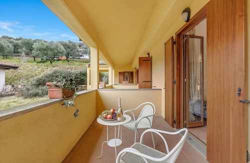 Sensole Apartment | Residence La Perla - Apt 32, Monte Isola, Italy